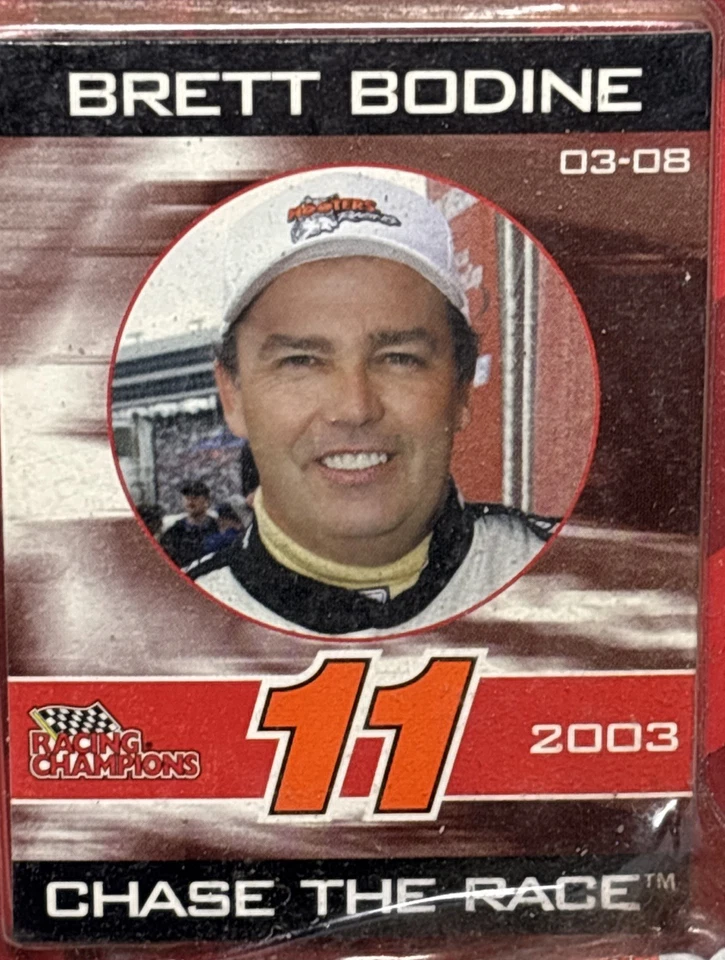 Racing Champions Chase The Race #11 Brett Bodine 2003 1/64 Hooters 20’ aniversario Foto 2 de 4