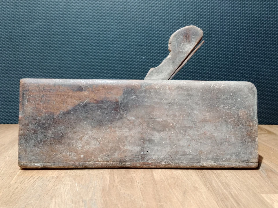 Antique Wooden Carpenter Plane - Image 4 of 4