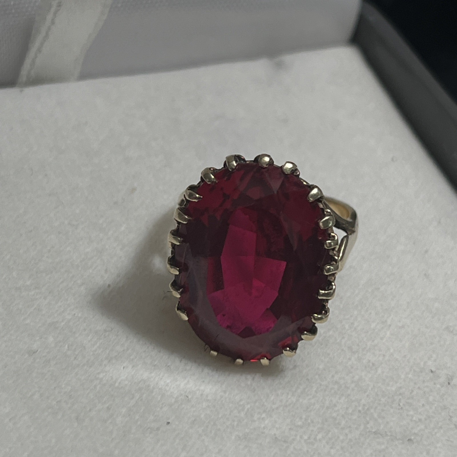 10k Gold Red Ruby Ring - image 3