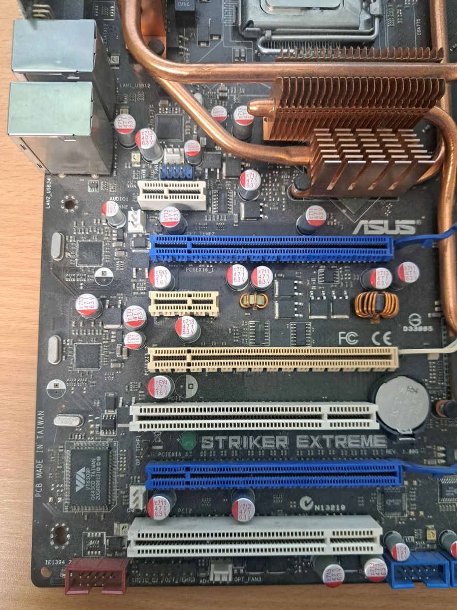 ASUS Striker Extreme Republic of Gamers Series, LGA775 Socket