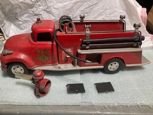 New ListingTonka No 5 Pumper Ladder Fire Truck  1957(?) All  parts.  Great to Restore