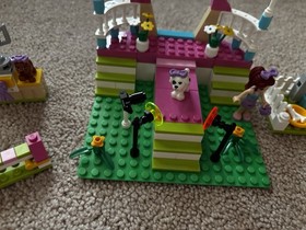 LEGO Friends 3942 Heartlake Dog Show 183pc 99% Complete