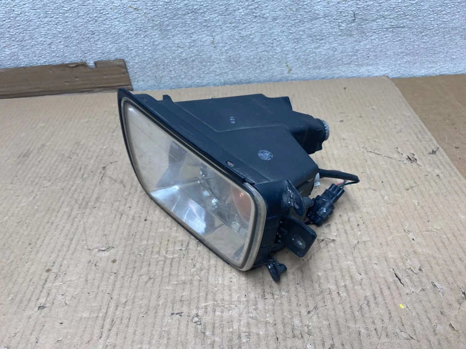 Luz antiniebla lateral izquierda Infiniti QX56 2004-2010 OEM U2652 DW Foto 2 de 4