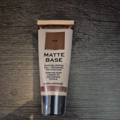 Makeup Revolution London Matte Base Full Coverage Foundation in F14 28ml Neu 