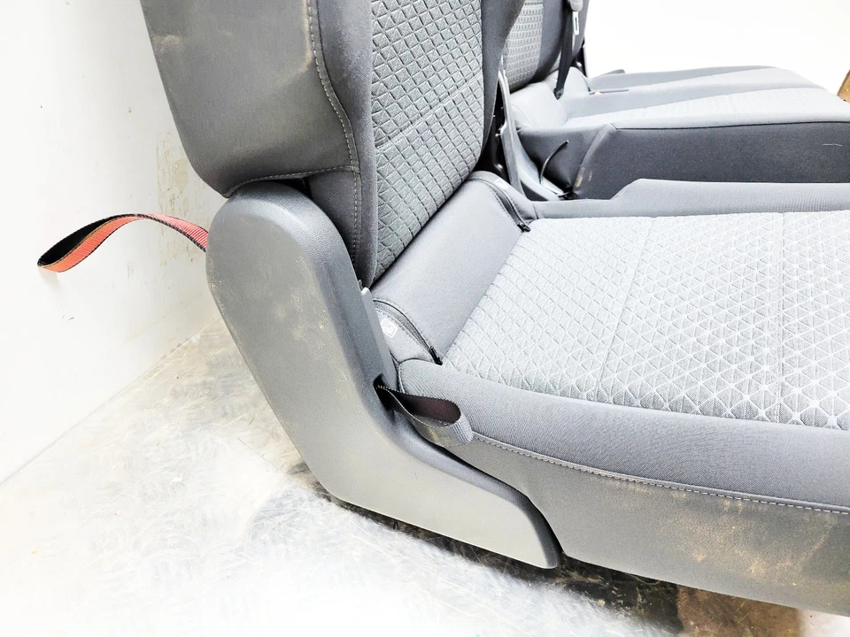 VOLKSWAGEN CADDY MK4 SB 3RD ROW SEAT SET WITH FITTINGS 2K7886713A 2K7888873 - Image 4 of 4