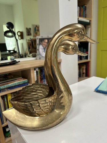 Rare Vintage Mid Century Hollywood Regency Double Headed Brass Swan Planter Vase - Picture 6 of 7