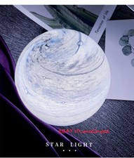 Lámpara Cúpula de Vidrio Esfera Bola Redonda Planeta Luna Mesa Escritorio Iluminación Estado de ánimo Lila