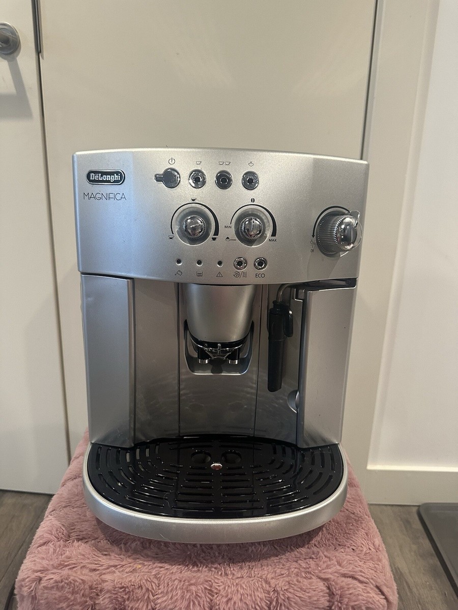 DeLonghi Magnifica ESAM 4200 Bean to Cup Coffee Maker