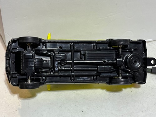 Chevy 4 Door Truck w JD Logo & John Deere Flatbed Trailer 1/32 Scale by Ertl - Picture 15 of 17