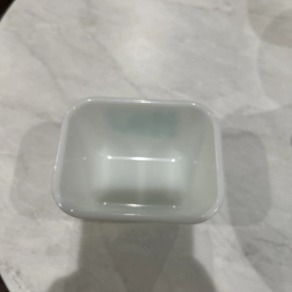 Plato refrigerador de colección Pyrex Amish con estampado de mantequilla #0501 hecho en EE. UU. sin tapa 1 1/2 taza Foto 2 de 3