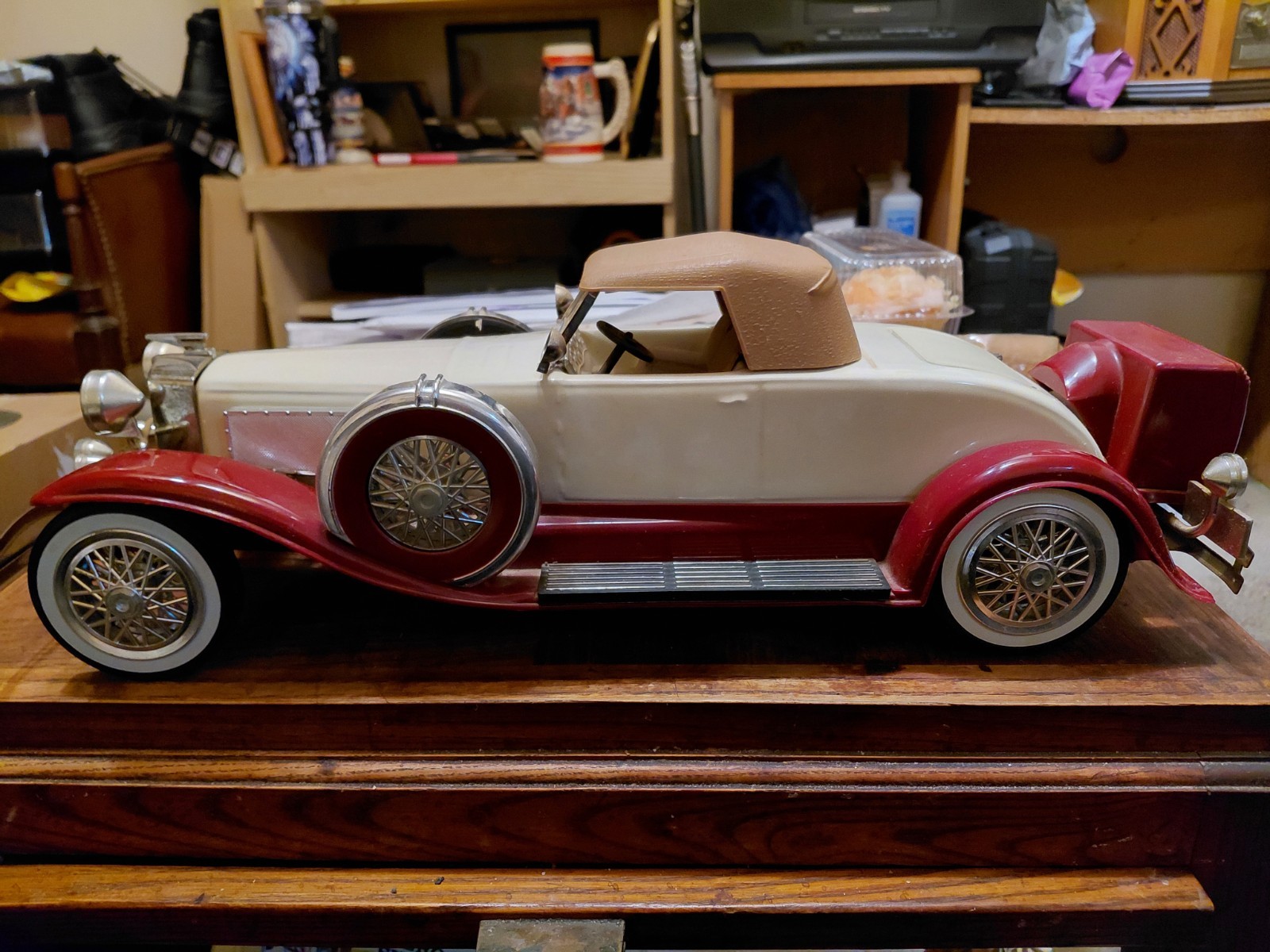 JIM BEAM 35' Deusenberg Decanter  Cream and Maroon Color. SEAL UNBROKEN.