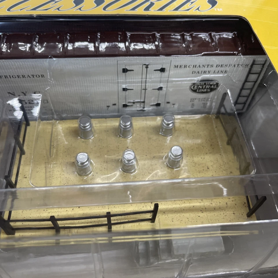 K-Line K703-1751 O Gauge New York Central  Operating Milk Refrigerator Car - Image 4 of 4