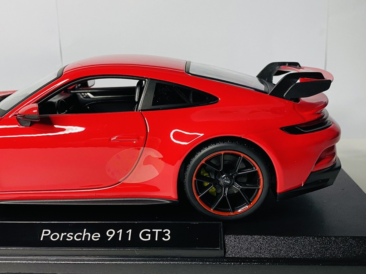 マイスト　Maistno ポルシェ 911 GT3 赤 ミニカー 1/18 Maisto 1/18 Diecast Special Edition Porsche 911 GT3 Red