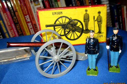 VINTAGE BRITAINS TOY SOLDIER UNION ARTILLERY SET IN ORIGINAL BOX, SET #2057
