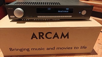 Arcam SA10 Integrated Amplifier with Remote - Mint Condition