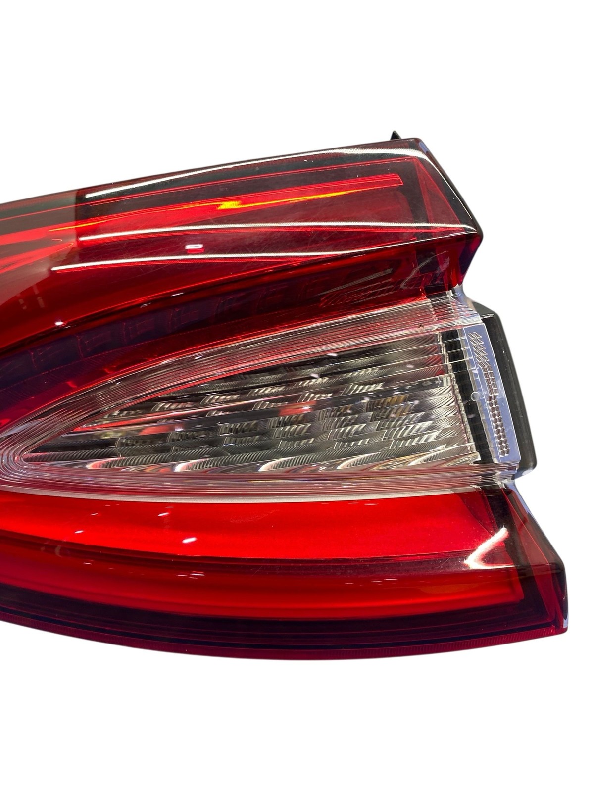 2017-2024 MASERATI LEVANTE M161 OEM LH REAR LEFT QUARTER MOUNTED TAIL LIGHT LAMP