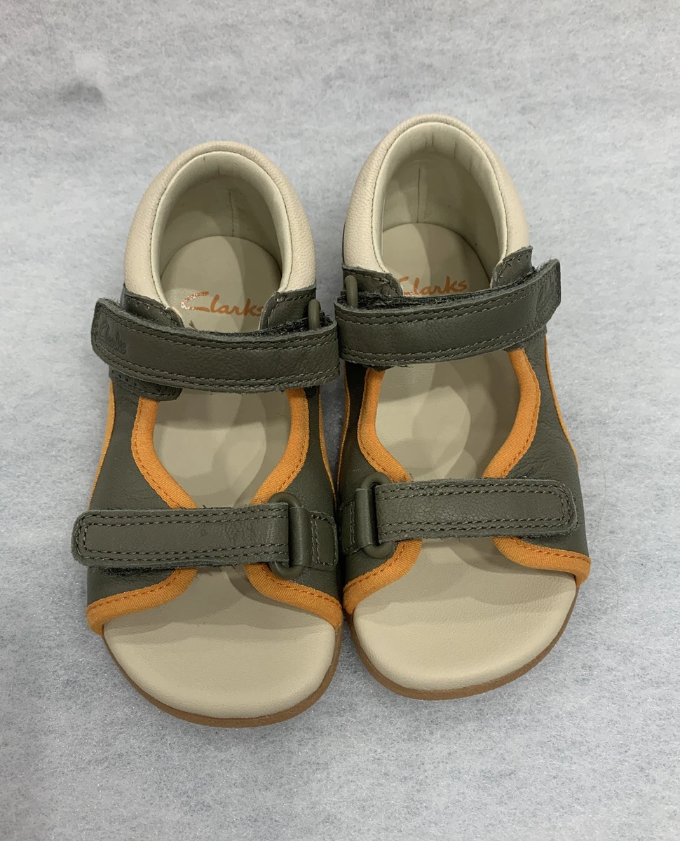 Boys Clarks Zora Spirit Khaki Leather Size 4.5G Sale Price Was 32
