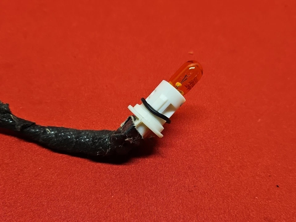 2018 - 2020 Buick Regal - Front Fender Turn Signal Marker Lamp - PIGTAIL - R/L - Image 2 of 4