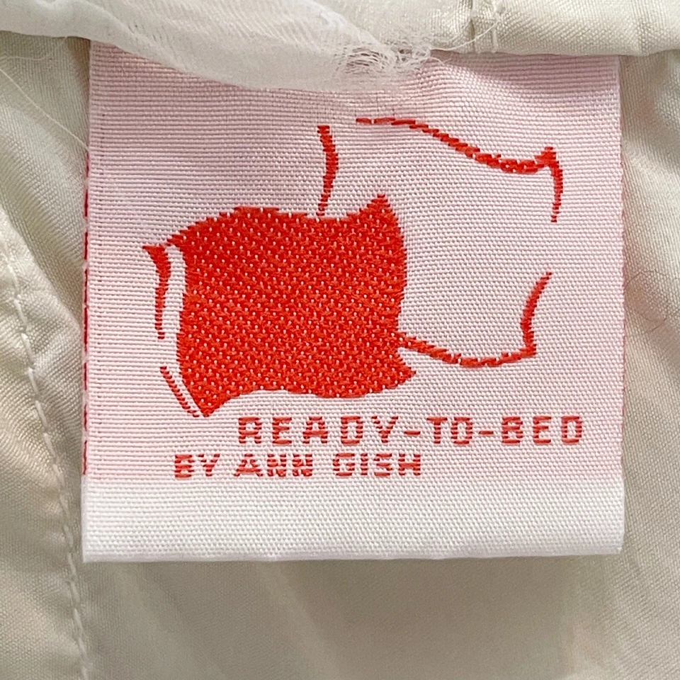 ANN GISH READY-TO-BED Dove Gray 100% Silk Pillow Sham Cover Quilted Box Stitch - Image 4 of 4