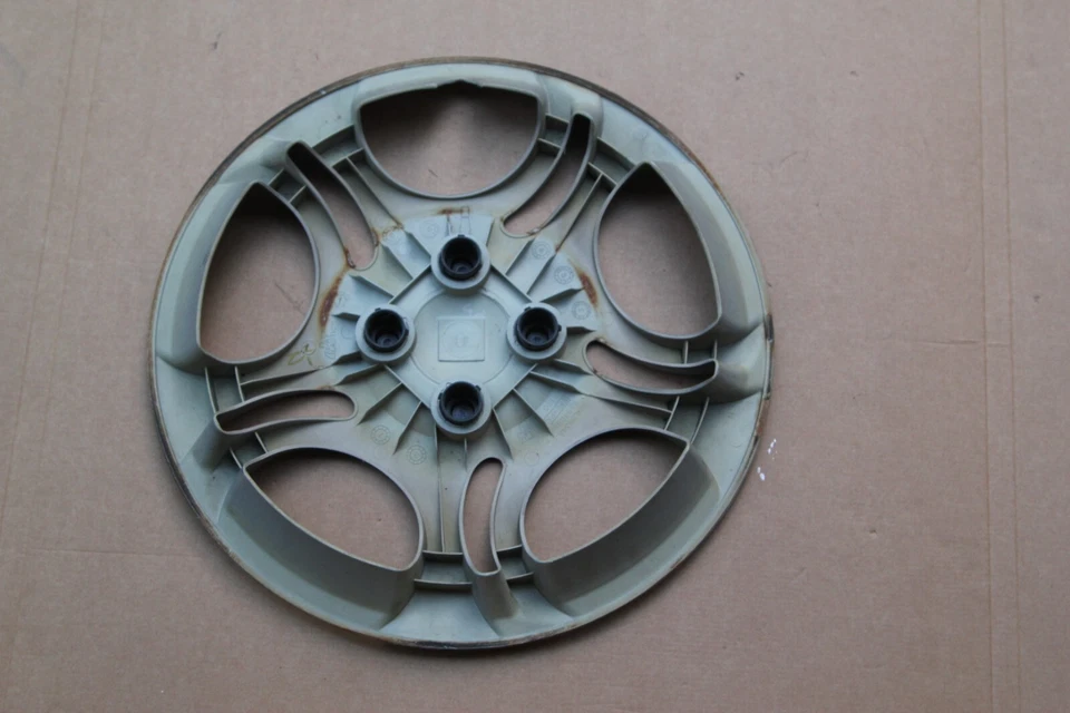 Колпак ступицы колеса 15 дюймов 2003-2005 SATURN ION 6021 P/N 9594688 - Изображение 2 из 2