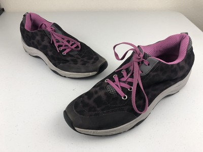 vionic leopard print sneakers