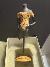 WILLITTS DESIGN....THE LATEST THING *ANIMAL INSTINCT* WITH CERT OF AUTH (731-34)