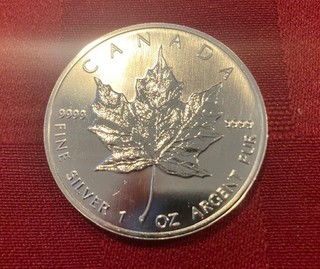 1993 1 ounce fine silver coin Canadian Maple Leaf 5 Dollars. .9999
