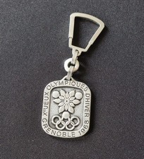 Porte clé JO Grenoble 1968 Excoffon Arthus-Bertrand Jeux Olympiques ski key ring