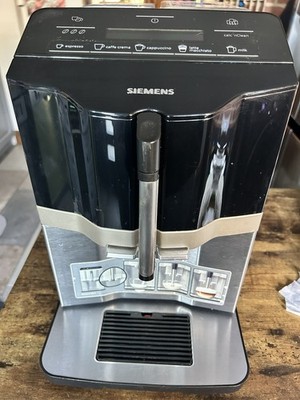 Siemens EQ.3 S500 TI305506DE/2 1300W Bean-to-Cup Kaffeevollautomat Piano Black 