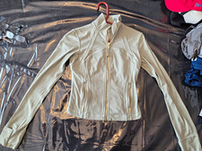 lululemon Define Women  s Gray Track Jacket Size 6 Full Zip Zipped Pockets