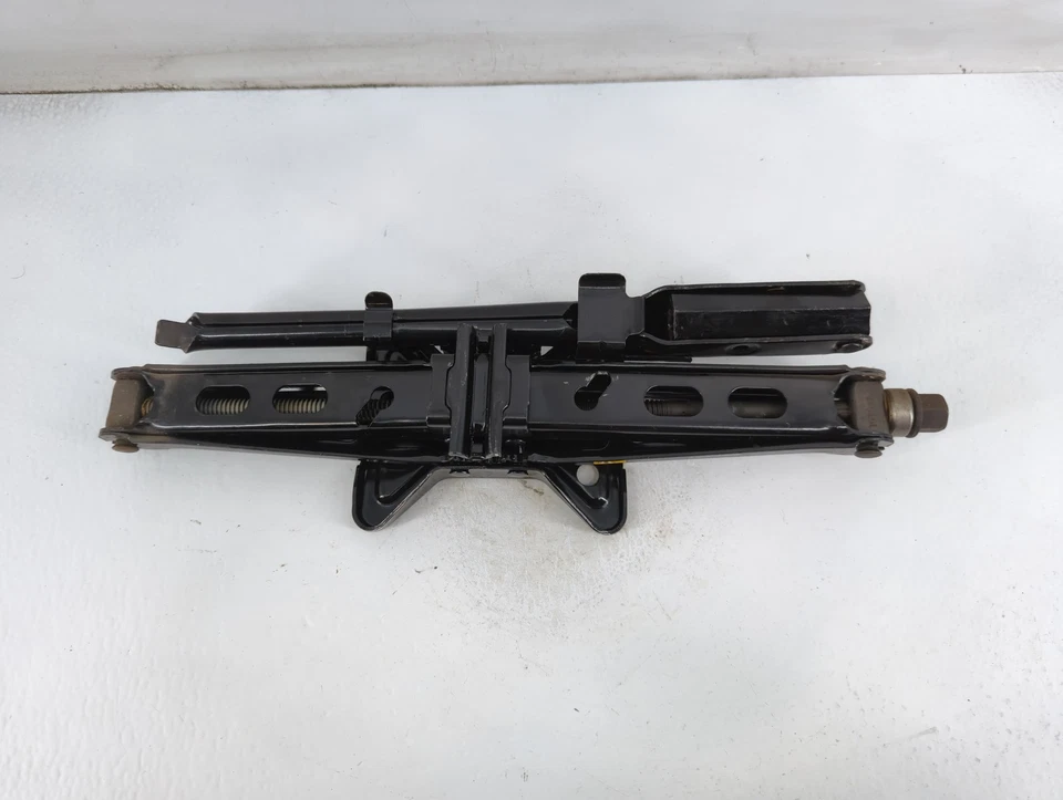 2002 Buick Rendezvous Spare Scissor Car Jack GDX98 - Image 4 of 4