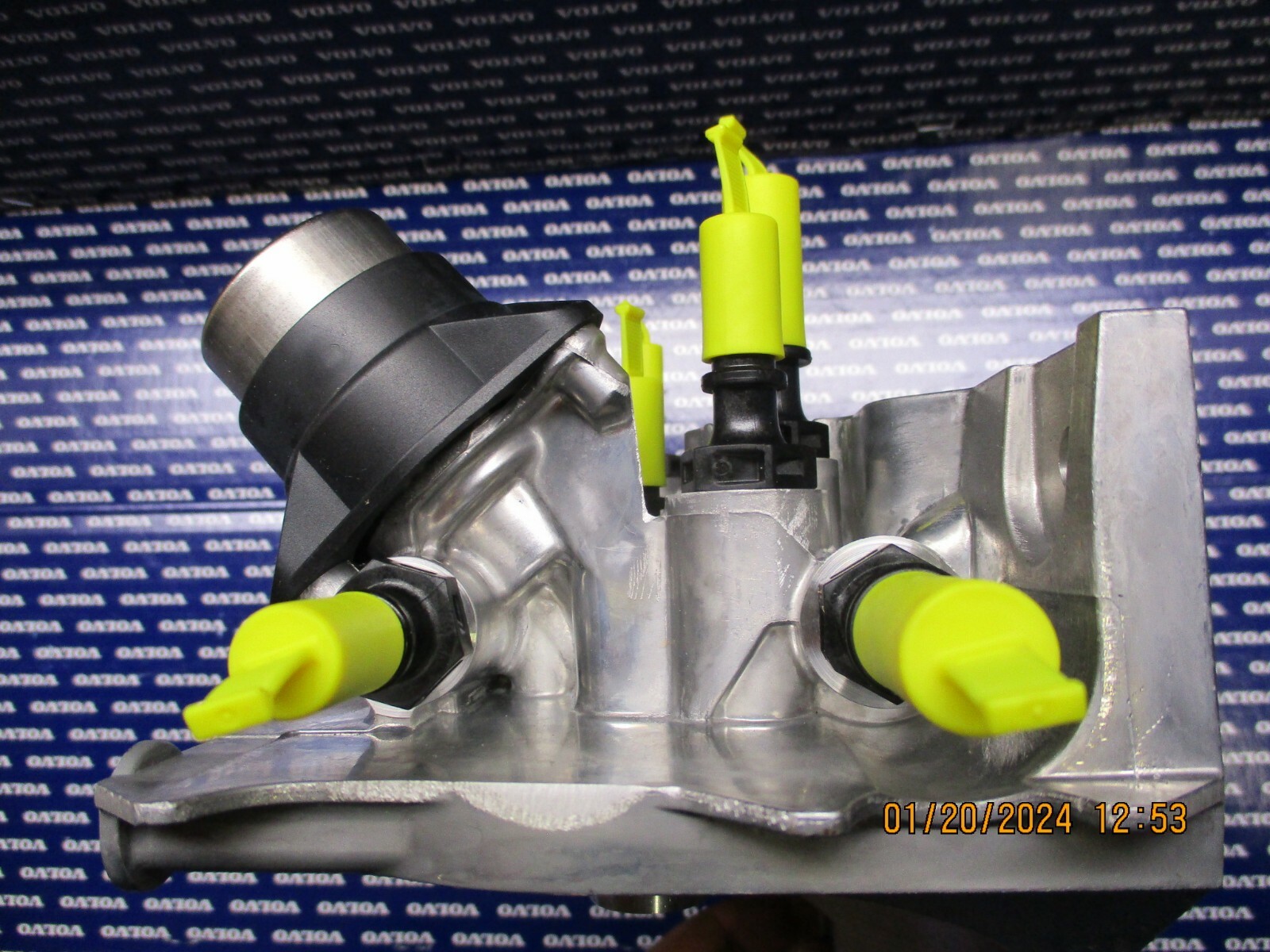 Genuine OEM Volvo D13 US17 Fuel filter housing 23699581 eBay