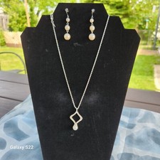 vintage jewelry sets, Costume Pearls necklace and earrings