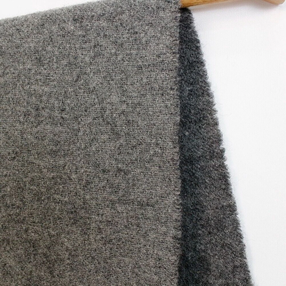 Sciarpa Versus Versace 100% lana colore grigio 140x30 - Imagen 4 de 4