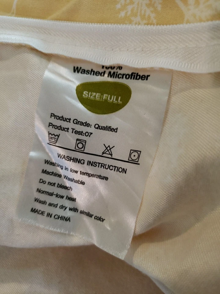 Full Size Duvet   With Standard 2 Shams Light Yellow With White Muted Flowers - Image 2 of 4