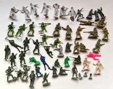 Lot of VTG Plastic Army Men Soldiers Mixed Year Brand