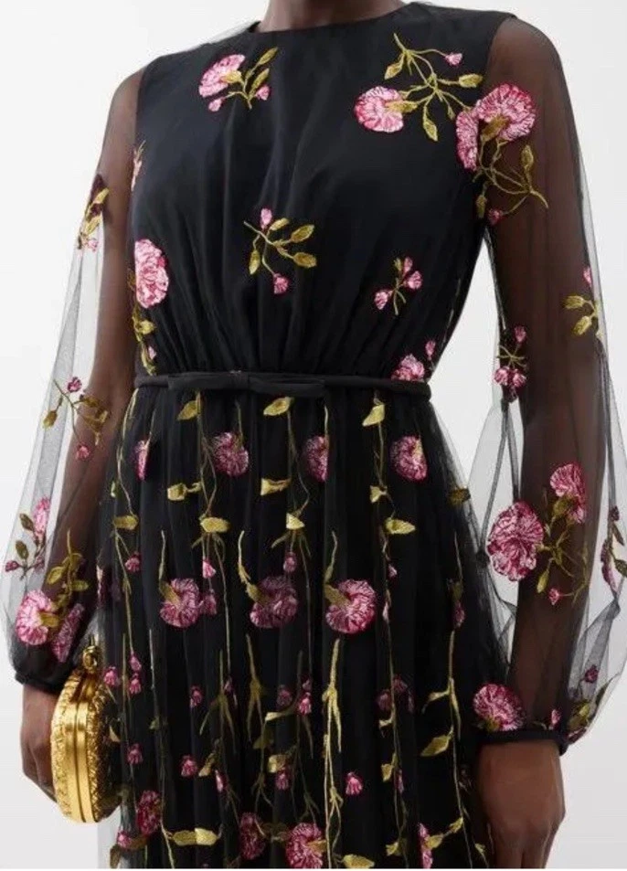 Vestido Giambattista Valli Pre-Otoño 23’ Negro Rosa Bordado Manga Larga $7000 Foto 4 de 4