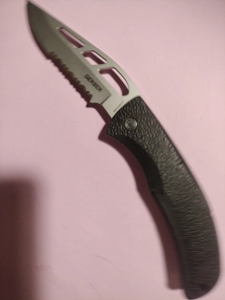 Gerber 6751 E-z EZ out Skeleton Serrated Knife 087011151. Portland, OR. - Image 2 of 4