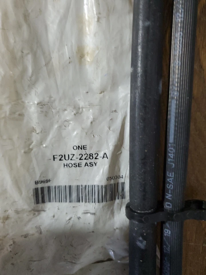 Manguera flexible de freno trasero Ford E150 1992-07 OEM F2UZ-2282-A 1992-07 Foto 3 de 4