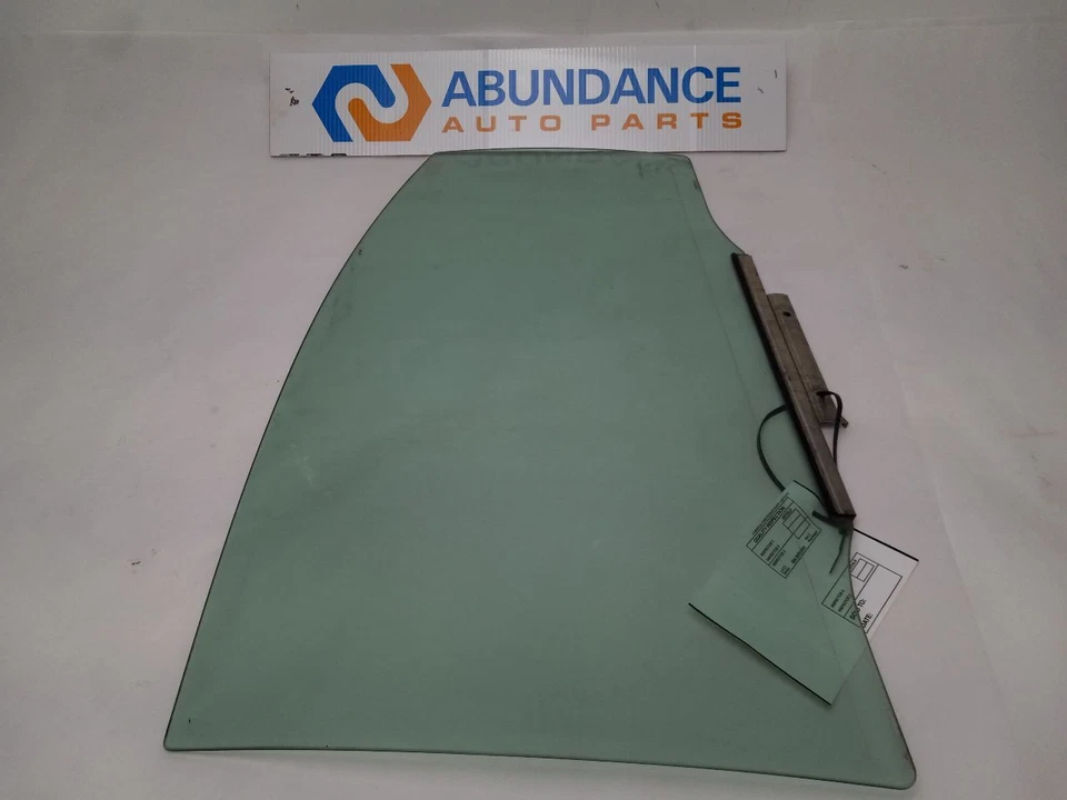 СТЕКЛО ЗАДНЕЙ ВОДИТЕЛЬСКОЙ ДВЕРИ ДЛЯ LEXUS ES330 2004 - 2006 - Изображение 2 из 4