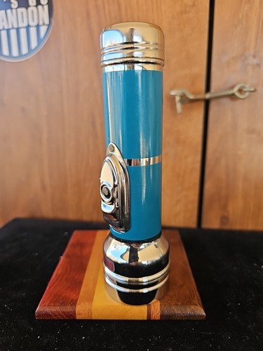 Vintage NOS "Satellite" von: BURGESS Taschenlampe 2C Cell