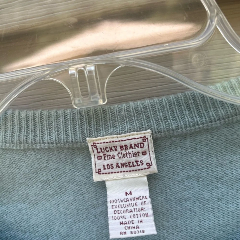 Suéter cardigã bordado floral vintage Lucky Brand Y2K cashmere ASO dois 1/2 homens - Imagem 4 de 4