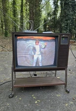 Vintage 1985 Xenith 26" Custom Series TV Television