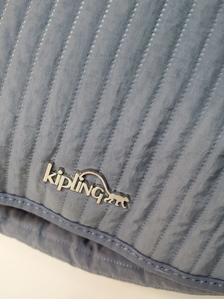 Bolso de mano Kipling vintage bandolera gris nailon acolchado correa ajustable Foto 3 de 4