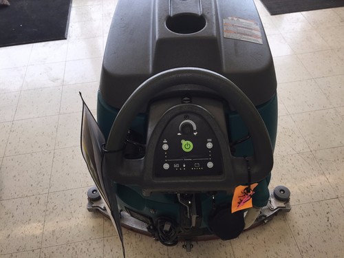 Tennant T5 32" Disk Floor Scrubber - Picture 5 of 5