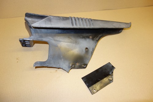 Protezione paracatena Kawasaki KLR600 KLR 600 1985 danneggiata - Foto 1 di 8