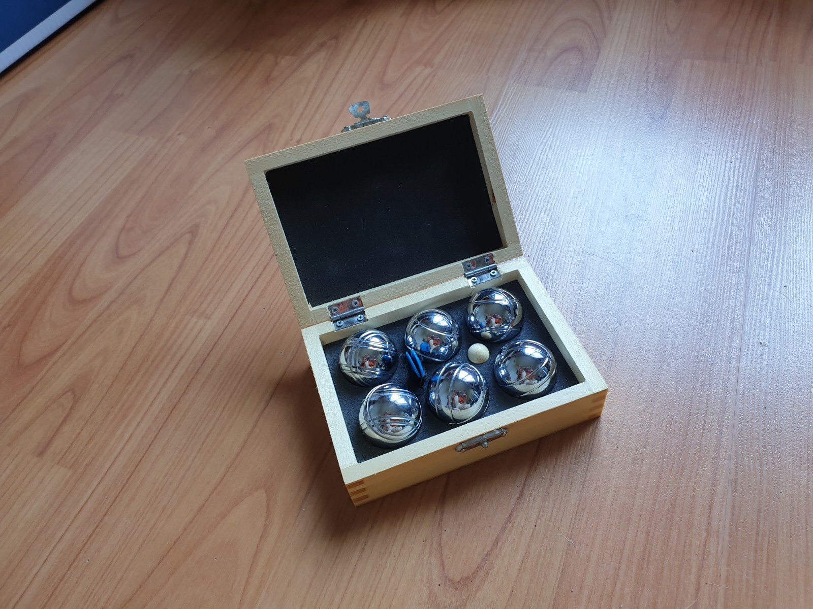 Afbeelding 1 van 2