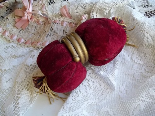 Large Vintage Red Velvet Pin Cushion Bobbin Lace Pillow? Brass Trim Tassel Ends - Picture 4 of 8