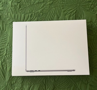 MacBook Air 13-inch 2024 M3 / 16GB RAM / 512GB SSD / 10-Core GPU / Space Gray