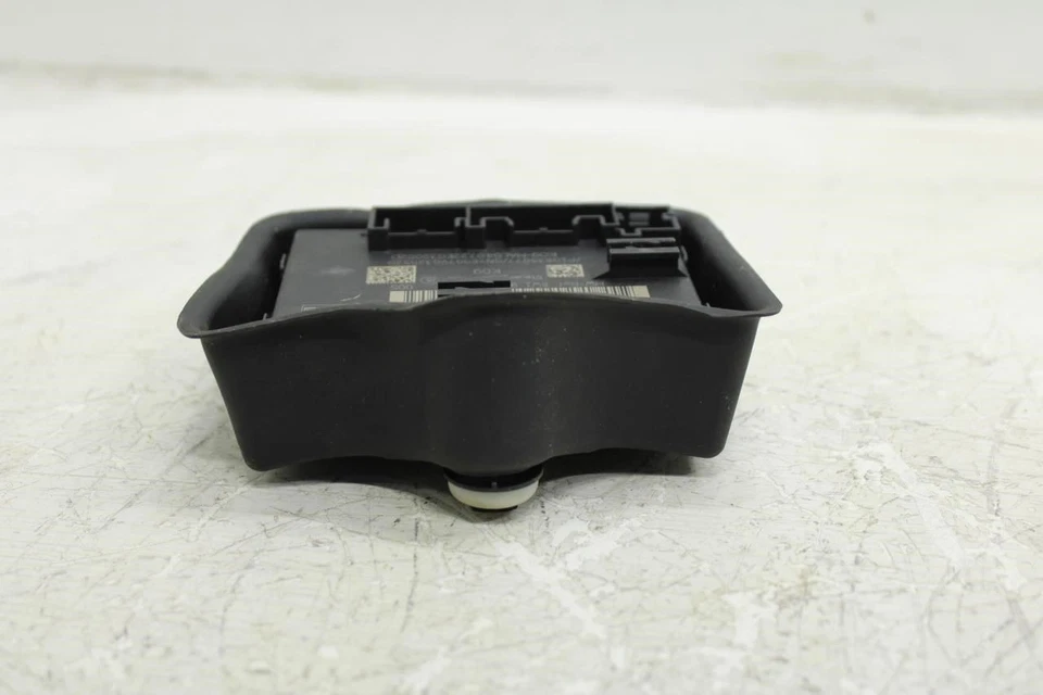 2022-2024 Audi Q3 S Line Rear Left Driver Side Door Control Module 5Q0-959-595-L - Image 3 of 4